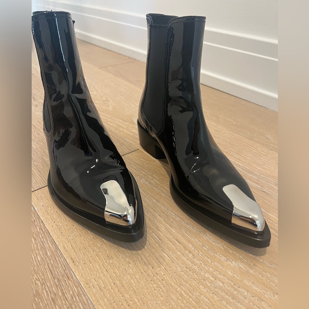 ALEXANDER MCQUEEN Alexander Mcqueen
patent ankle boots